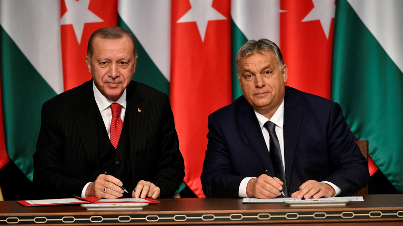 Po tom, ako Slovensko odobrilo aliančné ambície dvojice severských krajín, na rade ostáva už len Turecko a Maďarsko. [EPA-EFE/Hungary OUT/Zsolt Szigetvary]