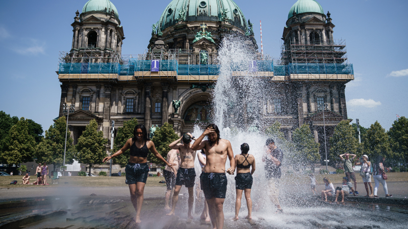   Vlny horúčav zasiahli v júni aj Berlín. [EPA-EFE/Clemens Bilan]